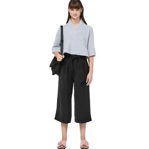 Lululemon Women’s ‘NiorCrop Pants’ Size 8